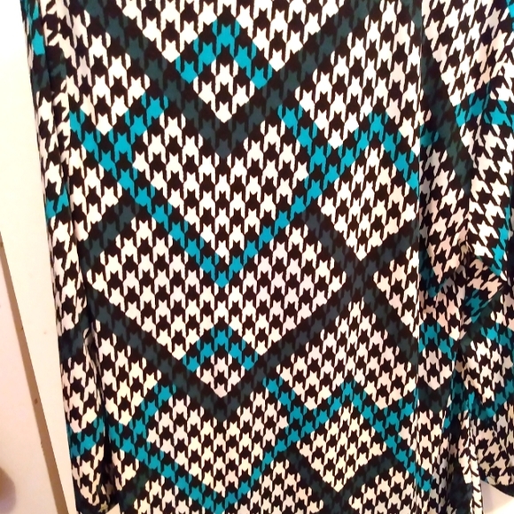 2 For $6 Blouse with extended hem - Picture 2 of 4